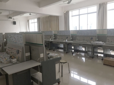 可编程控制装置实验室